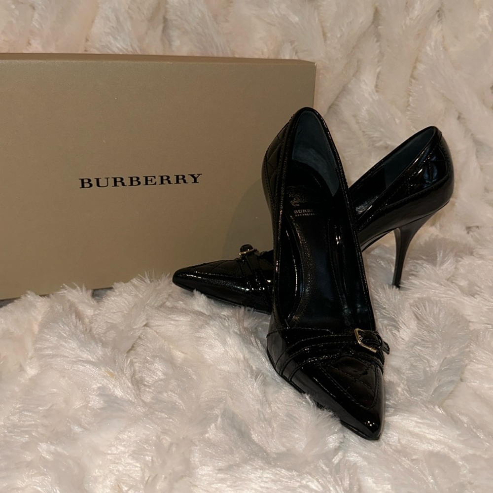 Burberry pumps